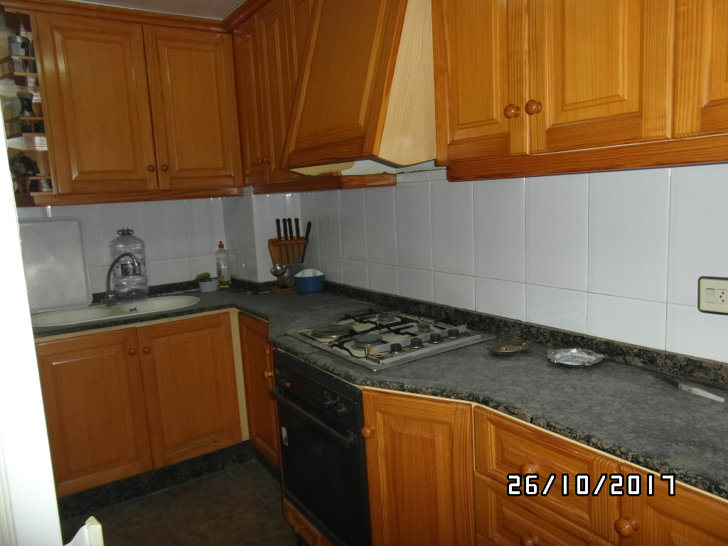 CASA INDEPENDIENTE MUY CENTRICA Y GRANDE EN YECLA.