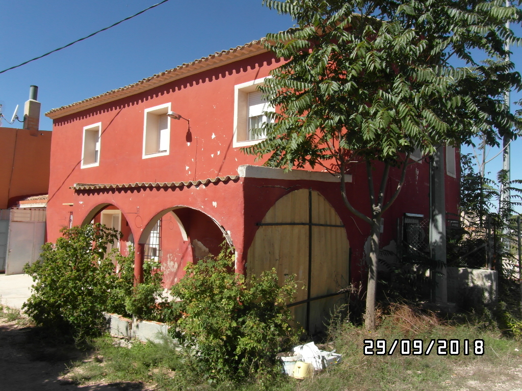 CHALET CERCA DE YECLA