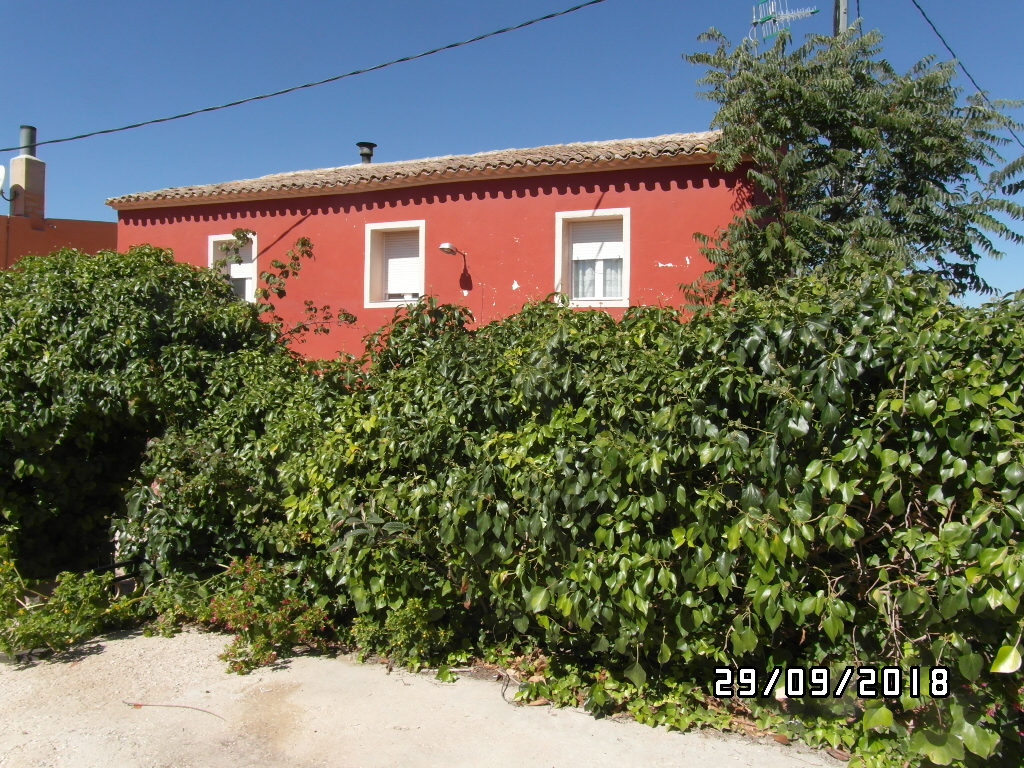 CHALET CERCA DE YECLA