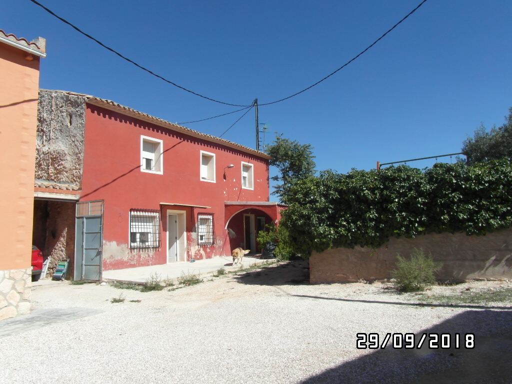 CHALET CERCA DE YECLA