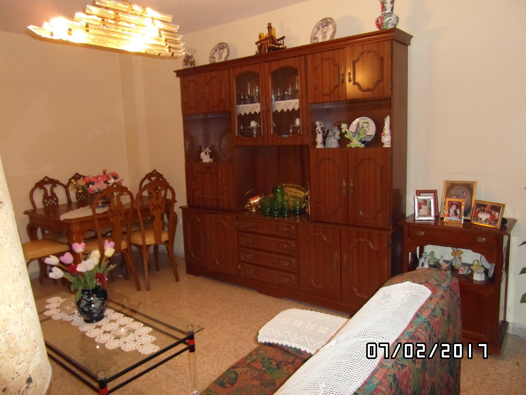 PISO 1 CON ASCENSOR EN ZONA DE COLEGIOS