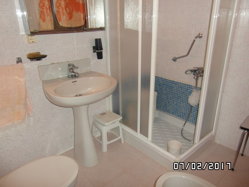 PISO 1 CON ASCENSOR EN ZONA DE COLEGIOS