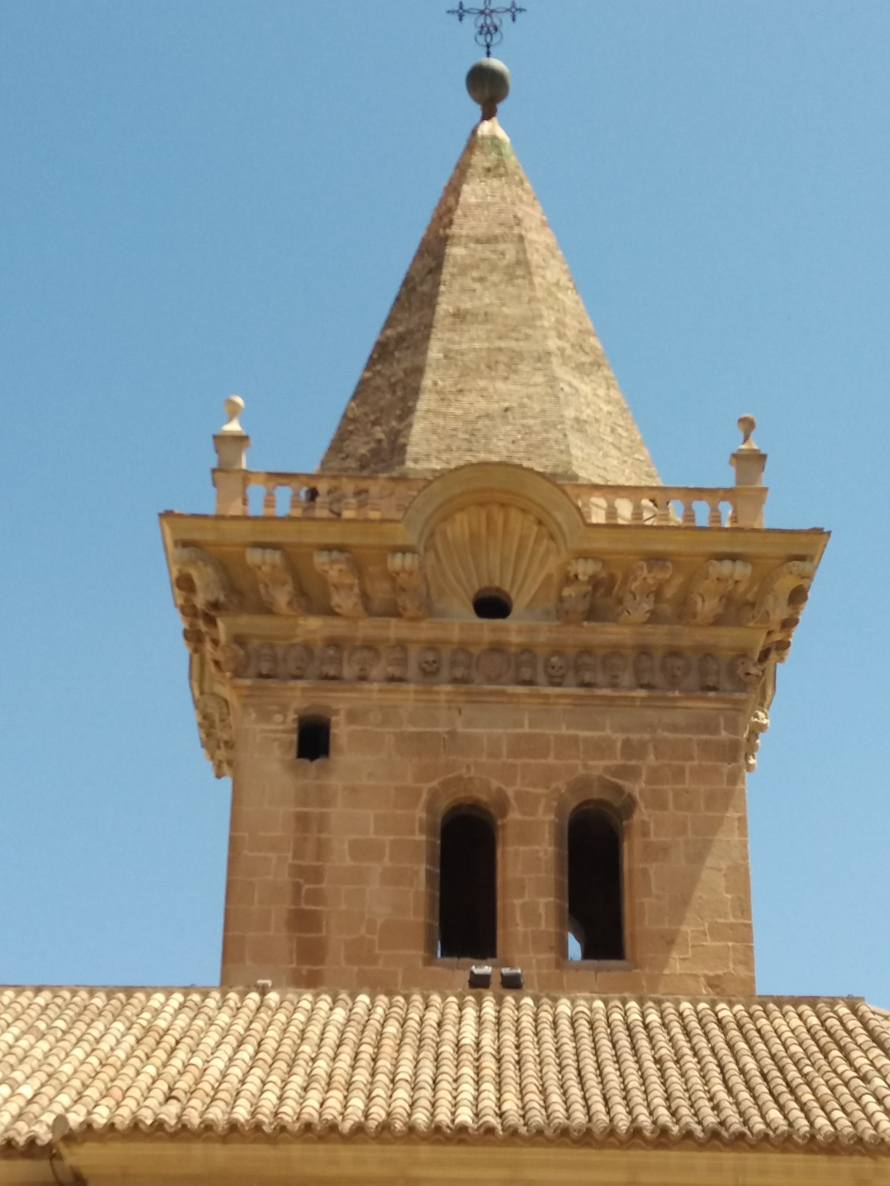 PARCELA DE TERRENO URBANO EN EL CERRO DE LA FUENTE EN YECLA