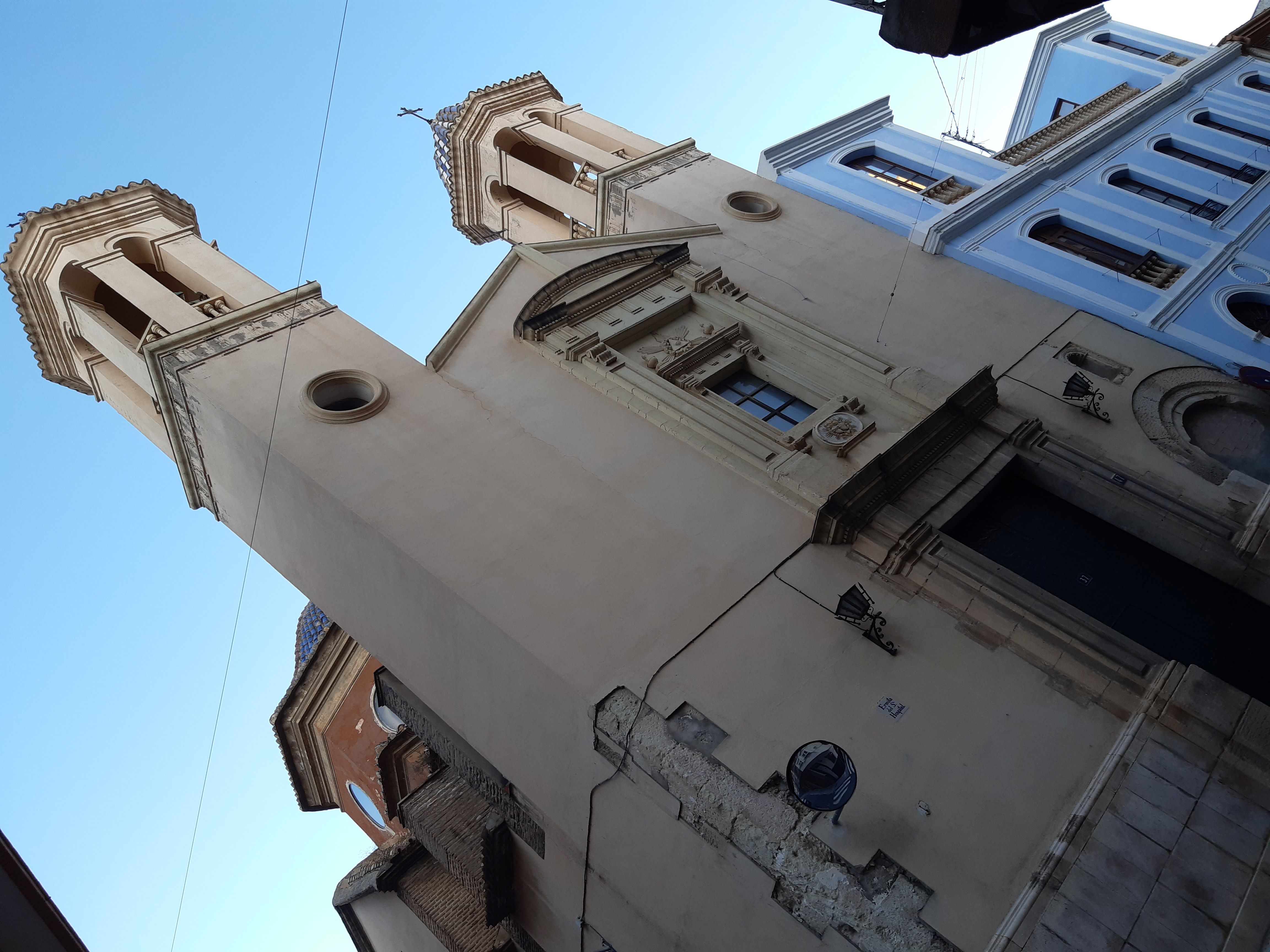 COCHERA INDEPENDIENTE DE 100 METROS EN YECLA