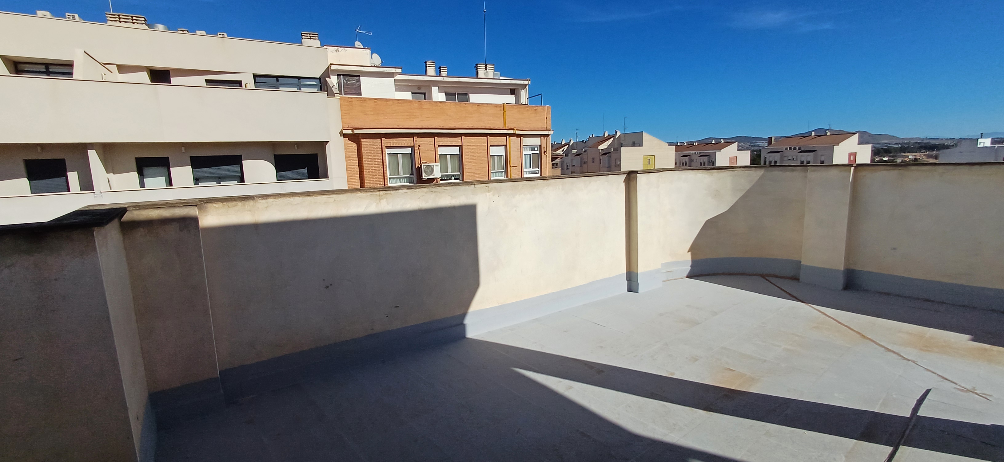 VIVIENDAS DE NUEVA CONSTRUCCION PARA ACABAR DE OBRAR Y EN YECLA