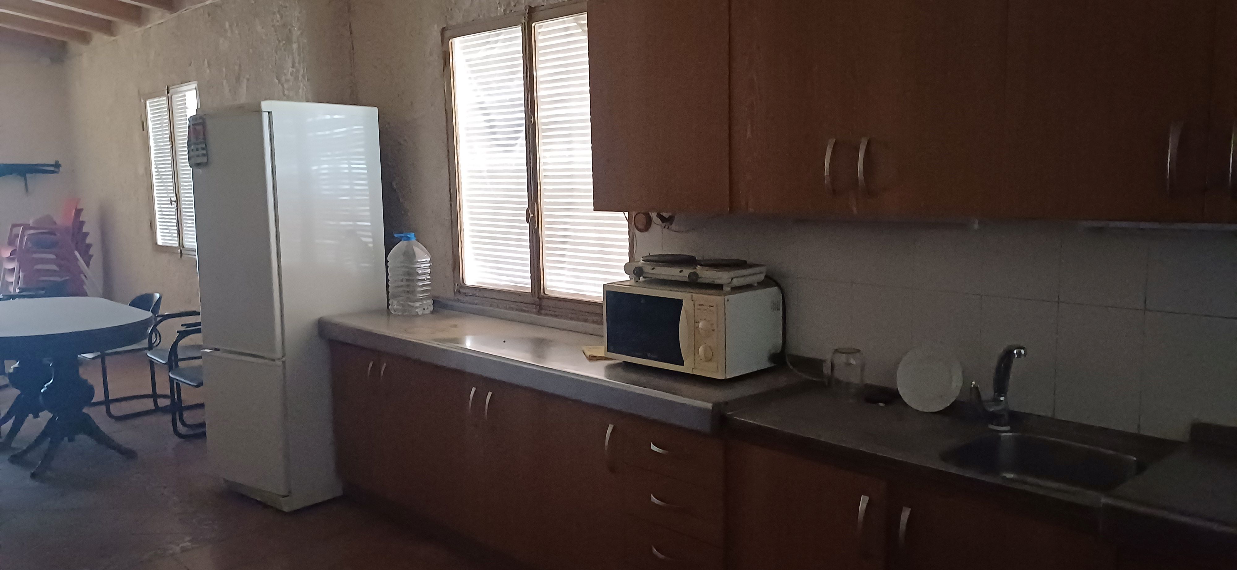 CHALET EN DOS PLANTAS CON AGUA Y LUZ Y EN YECLA