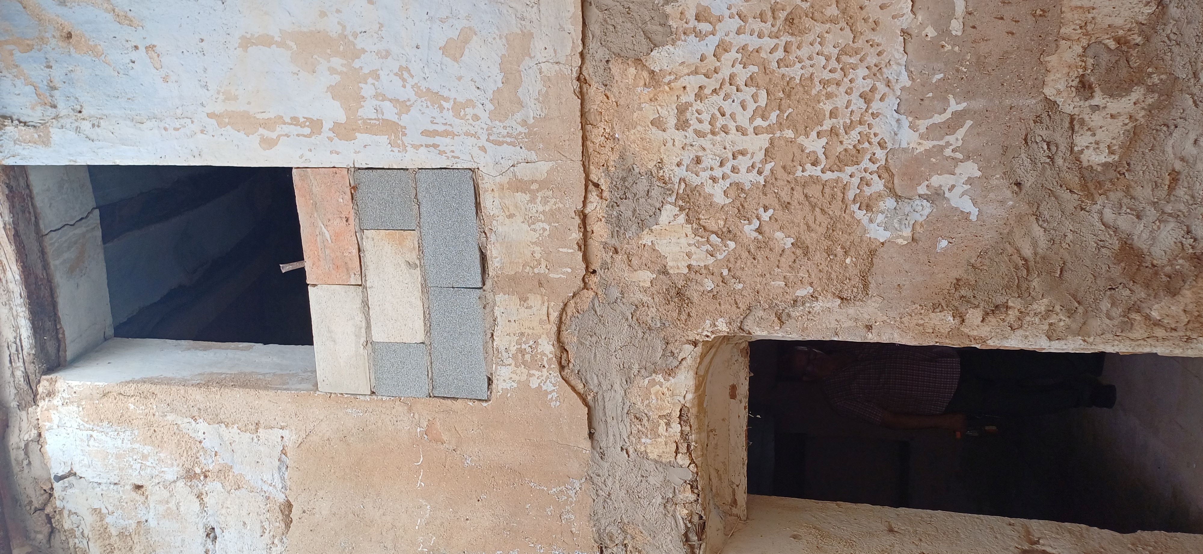 CHALET ADOSADO PARA ARREGLAR Y EN YECLA