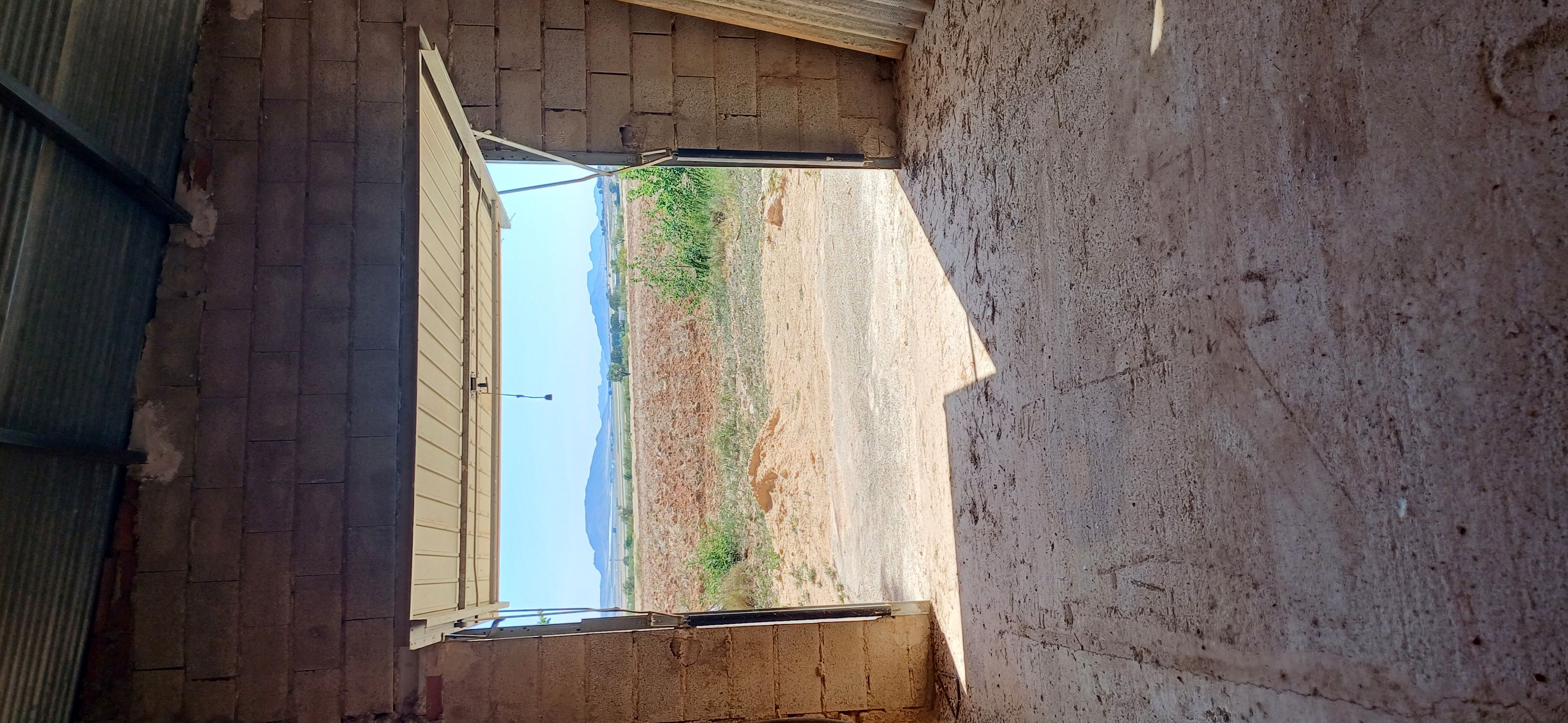 CHALET ADOSADO PARA ARREGLAR Y EN YECLA