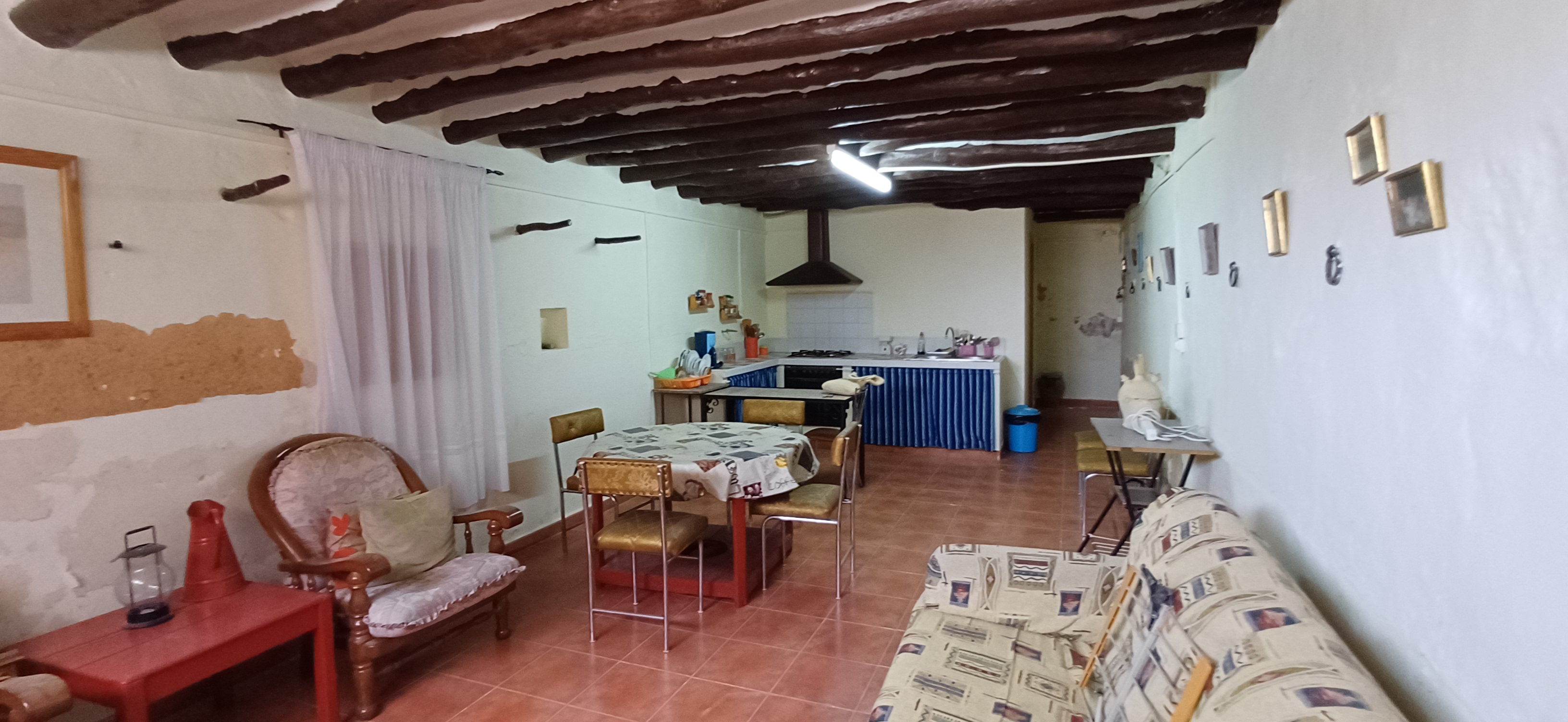 CASA DE CAMPO GRANDE,COCHERA CERRADA Y EN YECLA