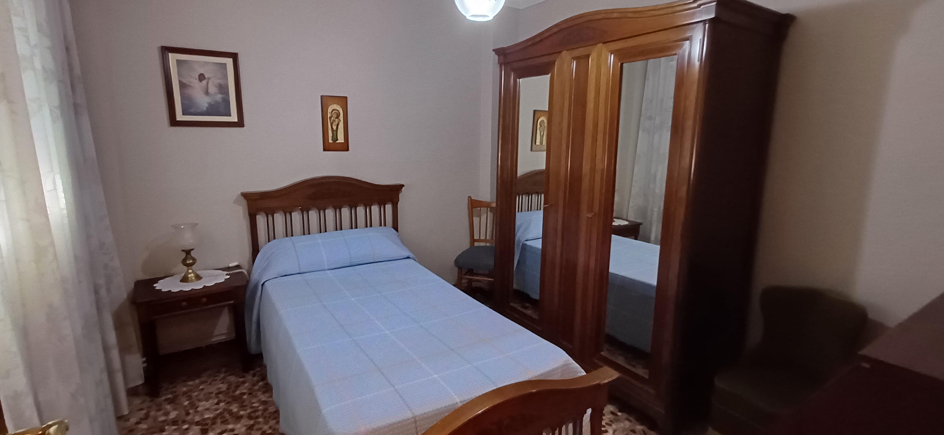 PISO CENTRICO AMUEBLADO PARA ENTRAR A VIVIR Y EN YECLA