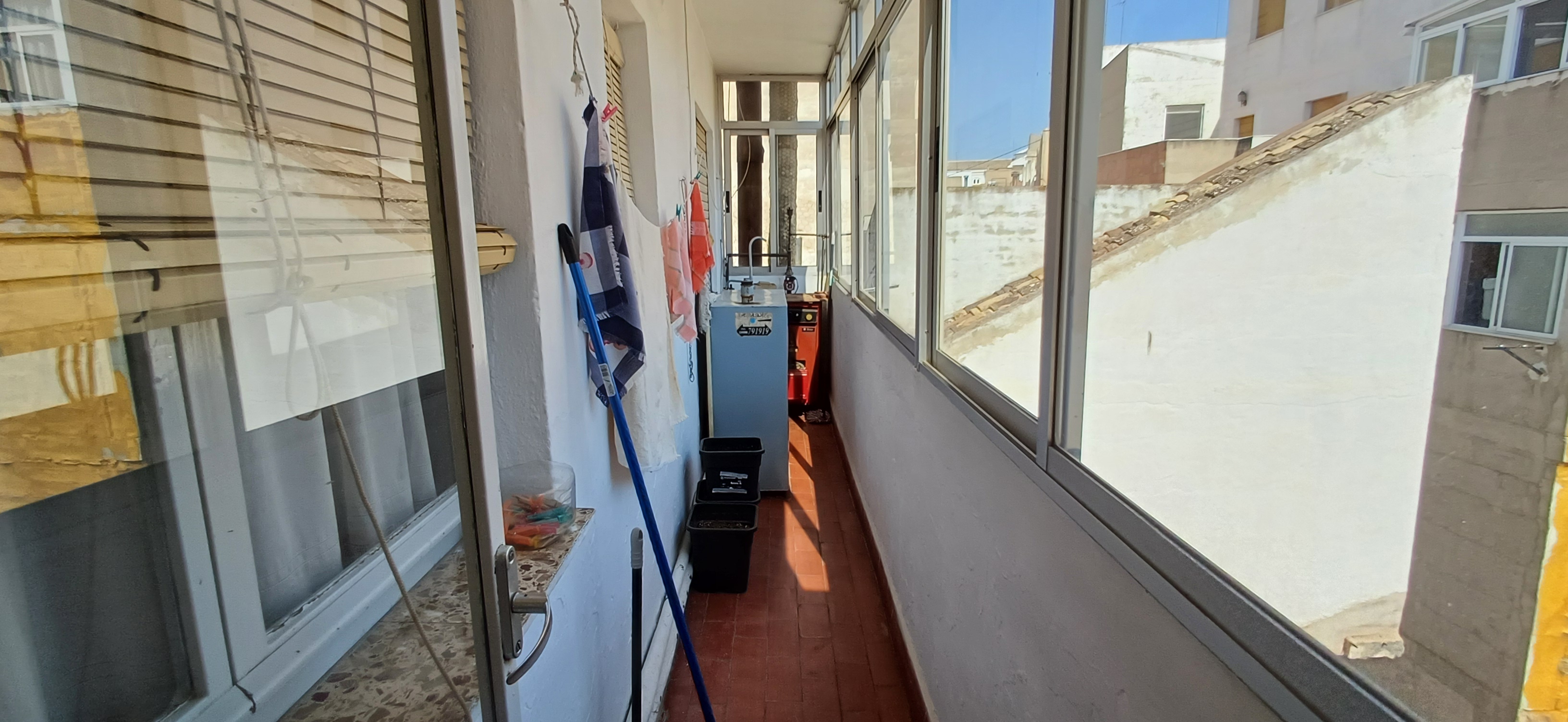 PISO CENTRICO AMUEBLADO PARA ENTRAR A VIVIR Y EN YECLA