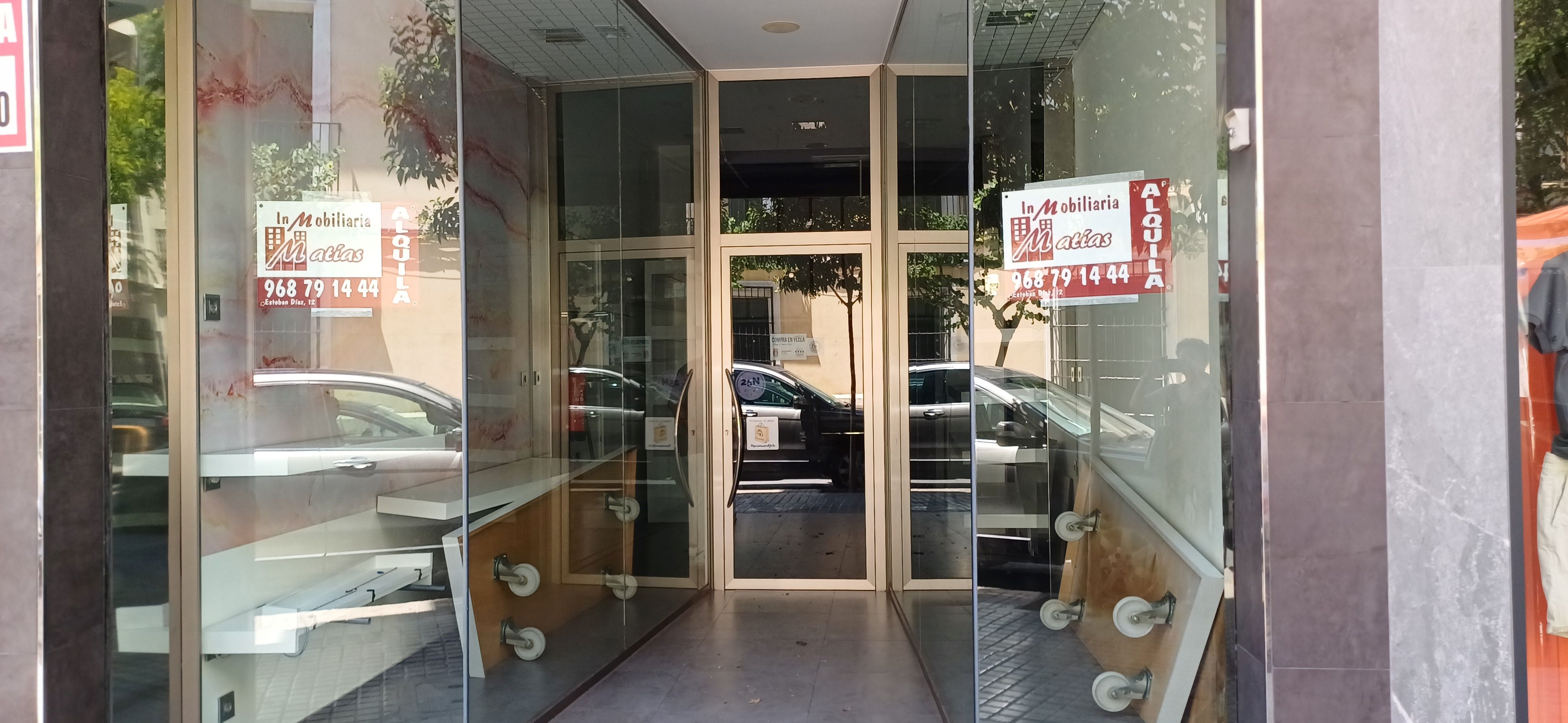 LOCAL COMERCIAL PARA NEGOCIO EN CALLE SAN JOSE DE 100 MTS DE ALQUILER Y EN YECLA