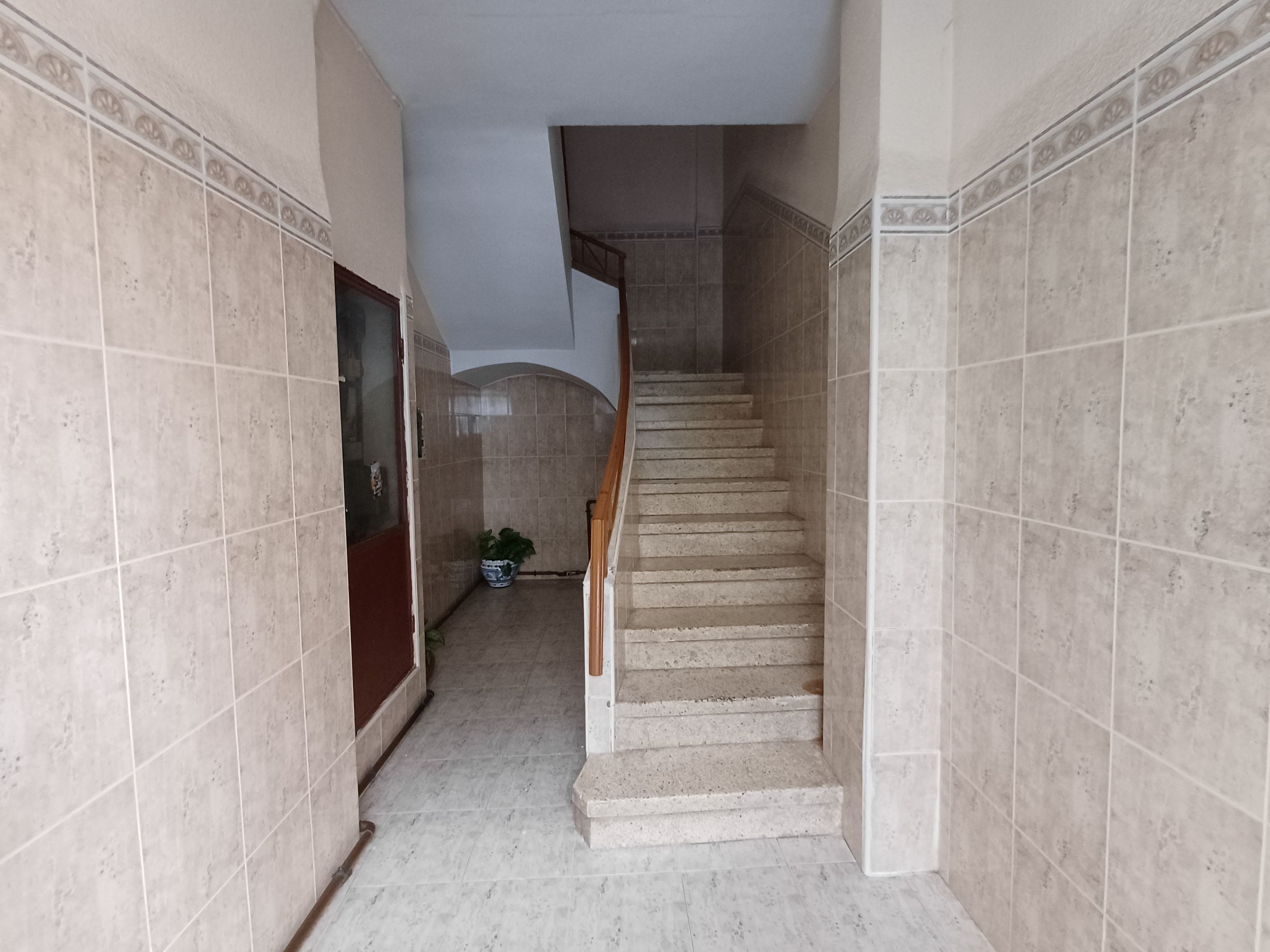 PISO EN CALLE COLON MUY CENTRICO Y EN YECLA