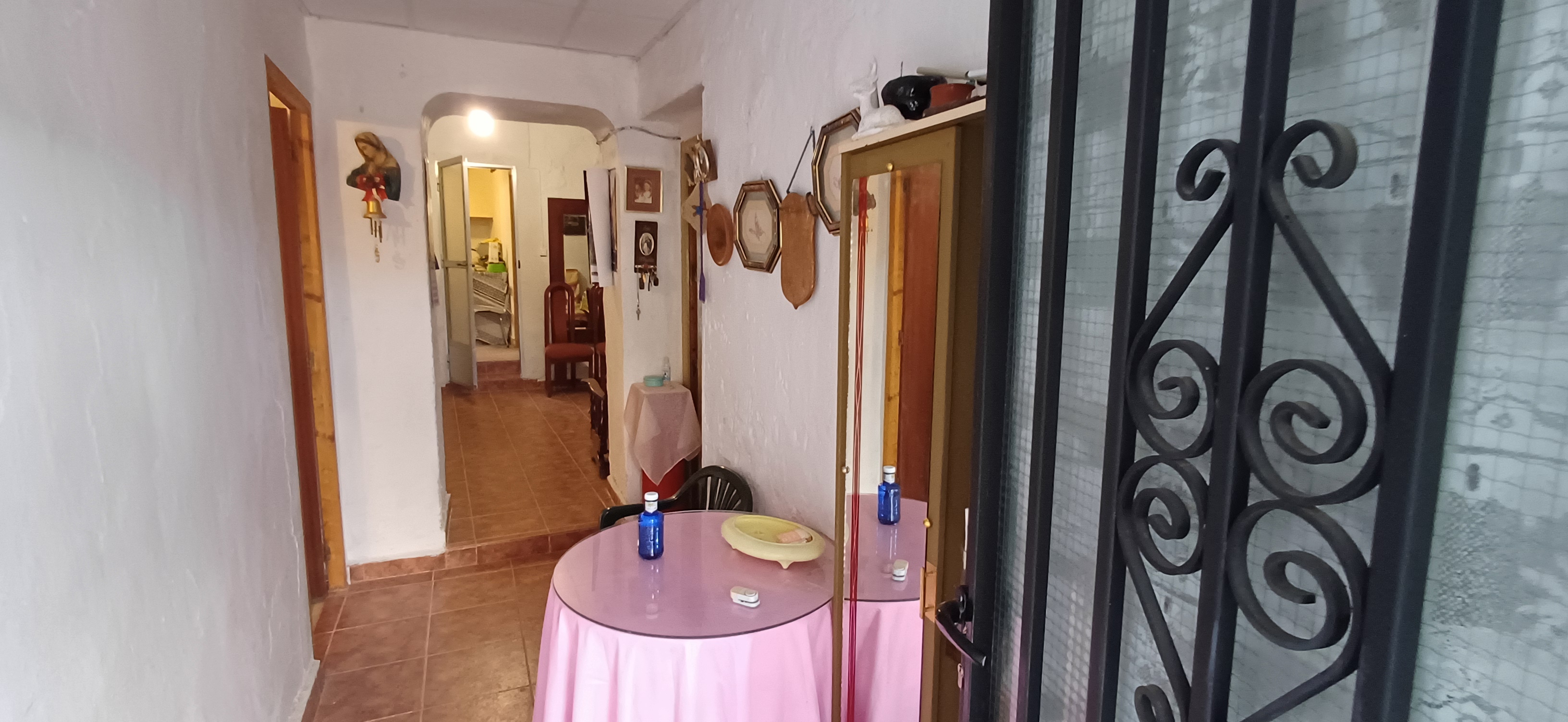 CASA DE CAMPO ADOSADA CON 2 COCHERAS CERRADAS INDEPENDIENTES Y EN YECLA