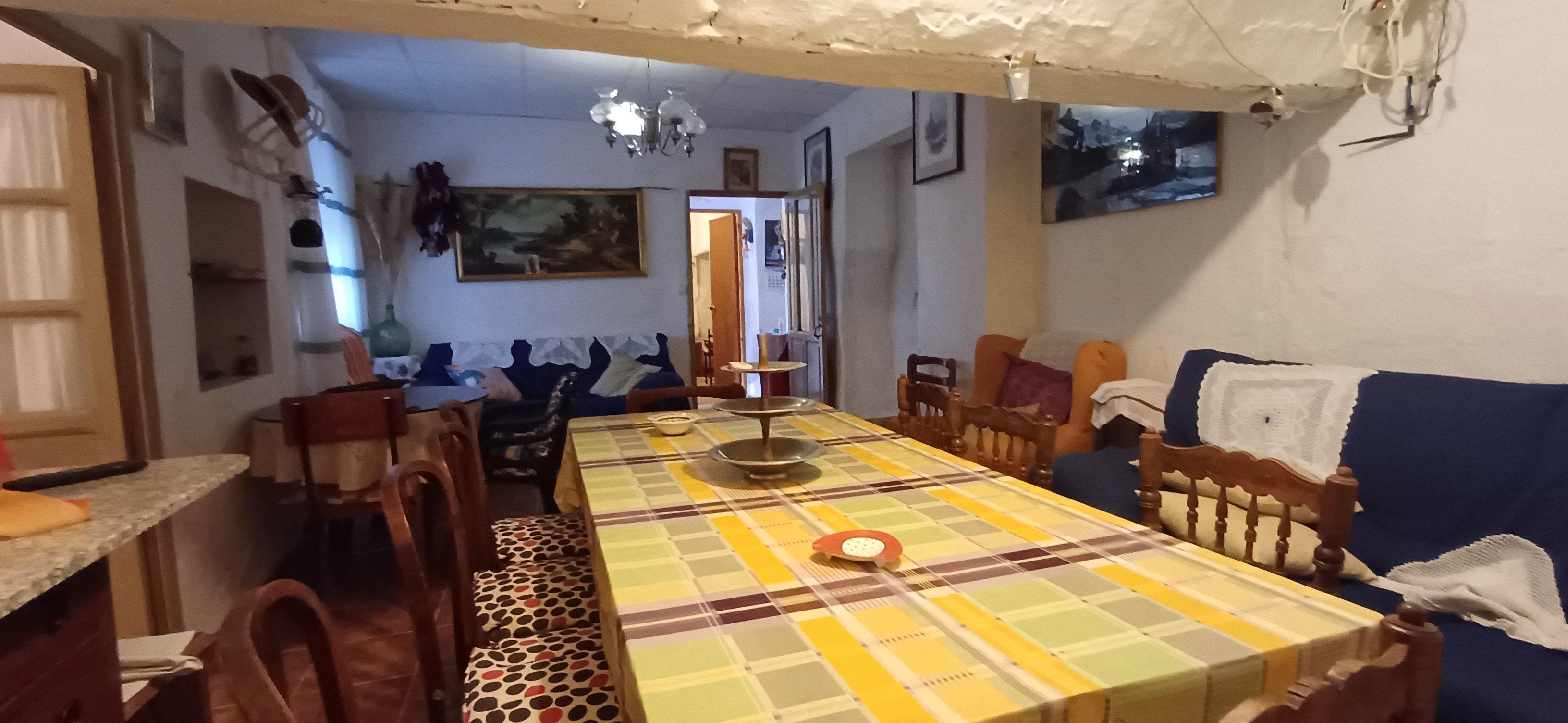 CASA DE CAMPO ADOSADA CON 2 COCHERAS CERRADAS INDEPENDIENTES Y EN YECLA