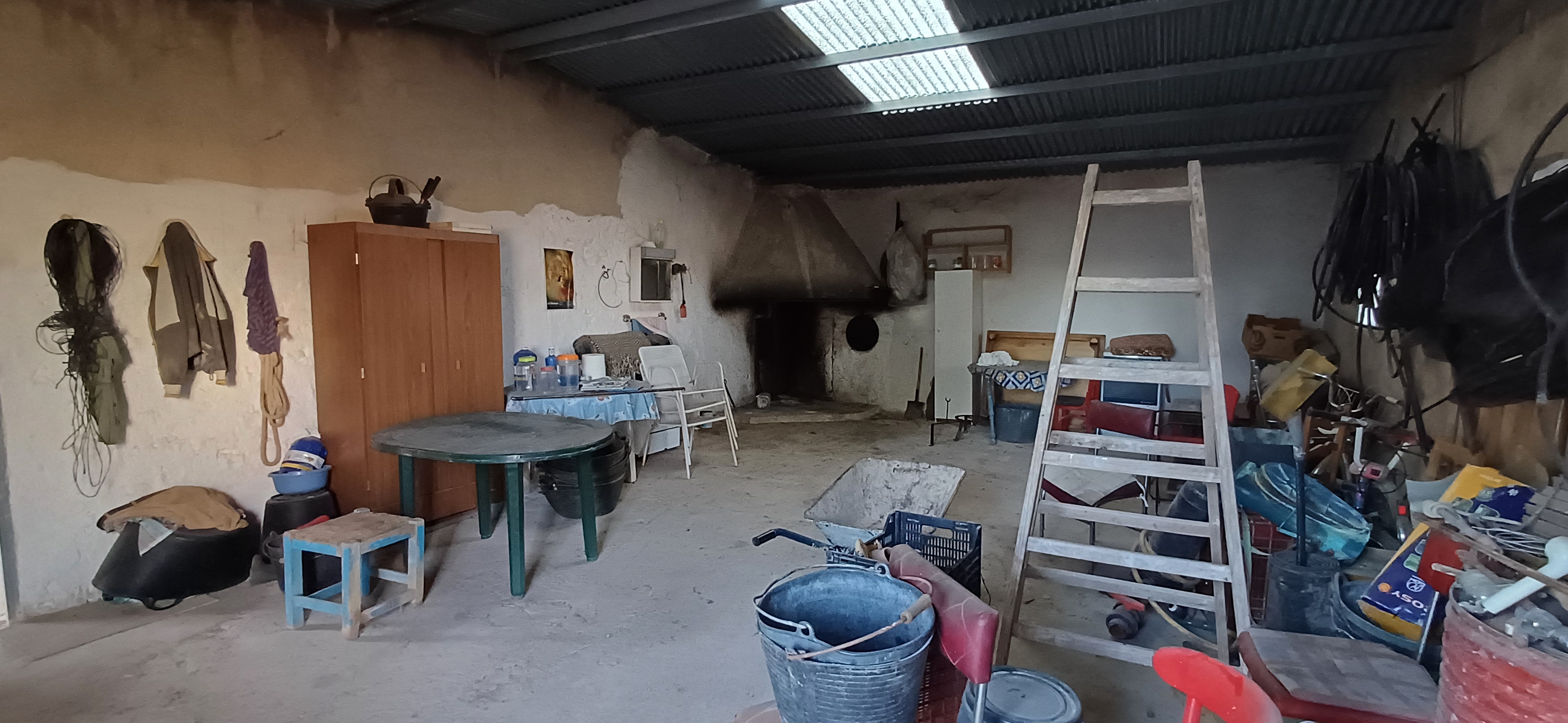 CASA DE CAMPO ADOSADA CON 2 COCHERAS CERRADAS INDEPENDIENTES Y EN YECLA