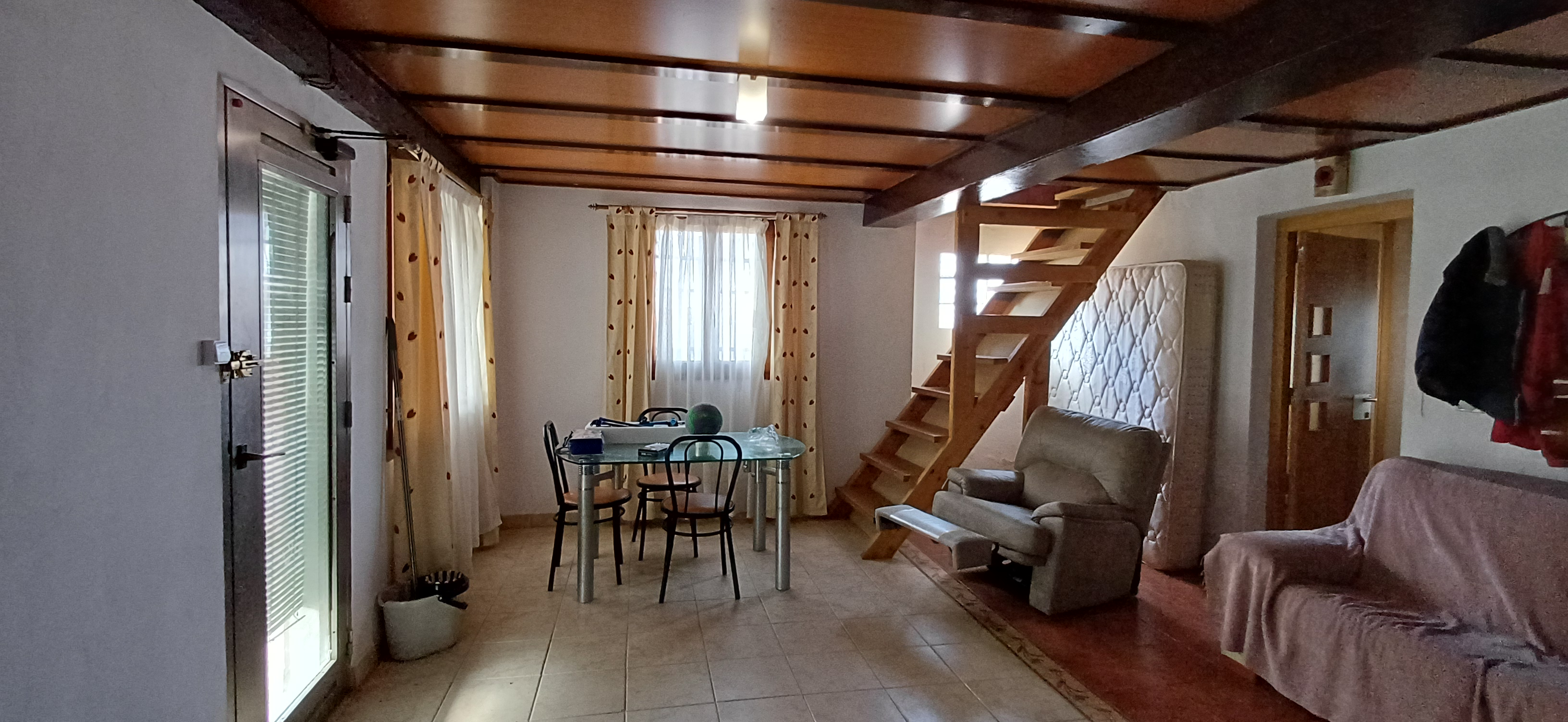 CHALET PARA VIVIR TODO EL AÑO Y EN YECLA