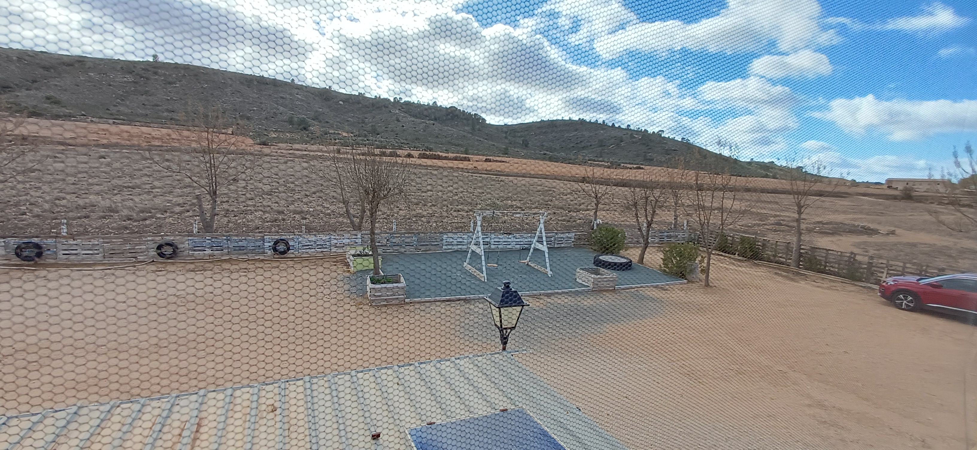 CHALET PARA VIVIR TODO EL AÑO Y EN YECLA