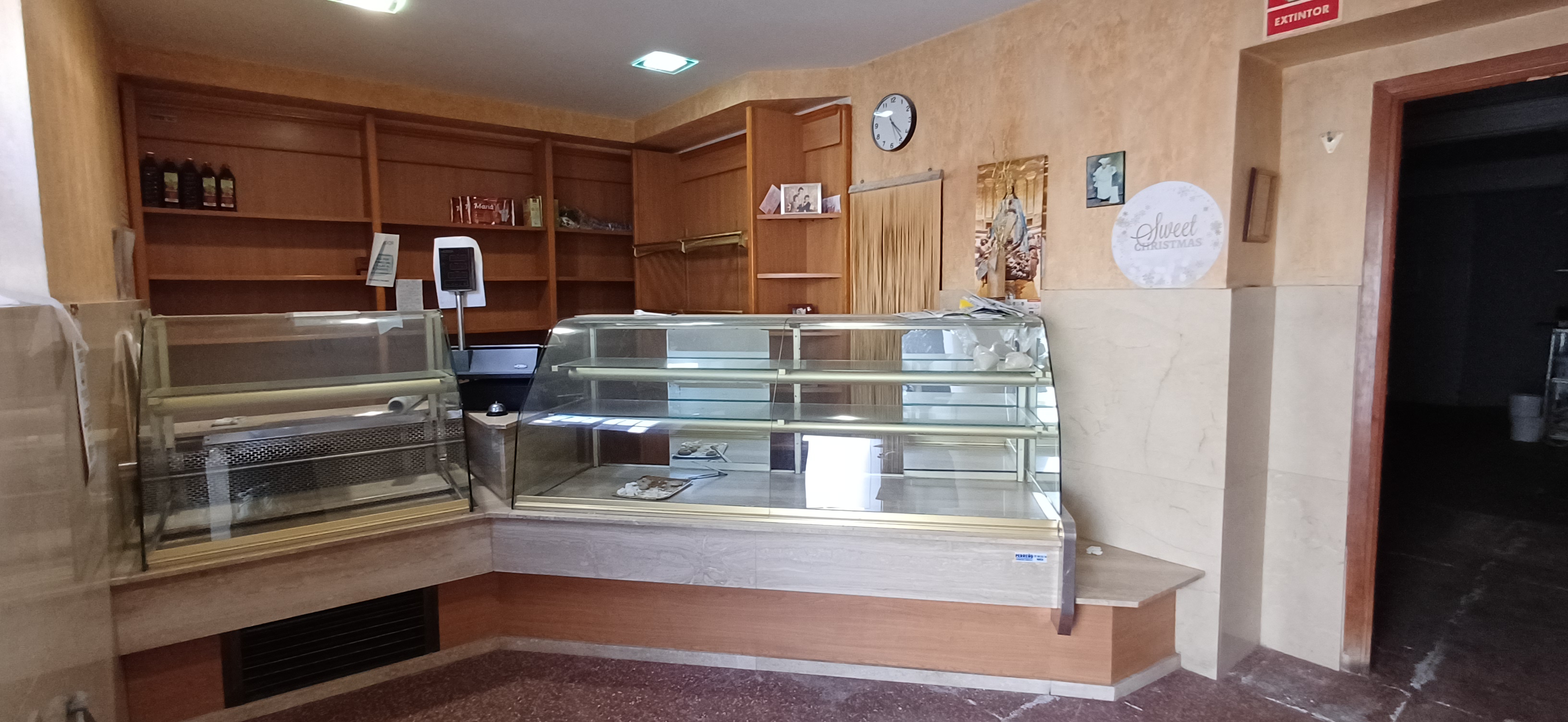 CASA EN 2 PLANTAS INDEPENDIENTE PARA HACER ARREGLOS Y EN YECLA