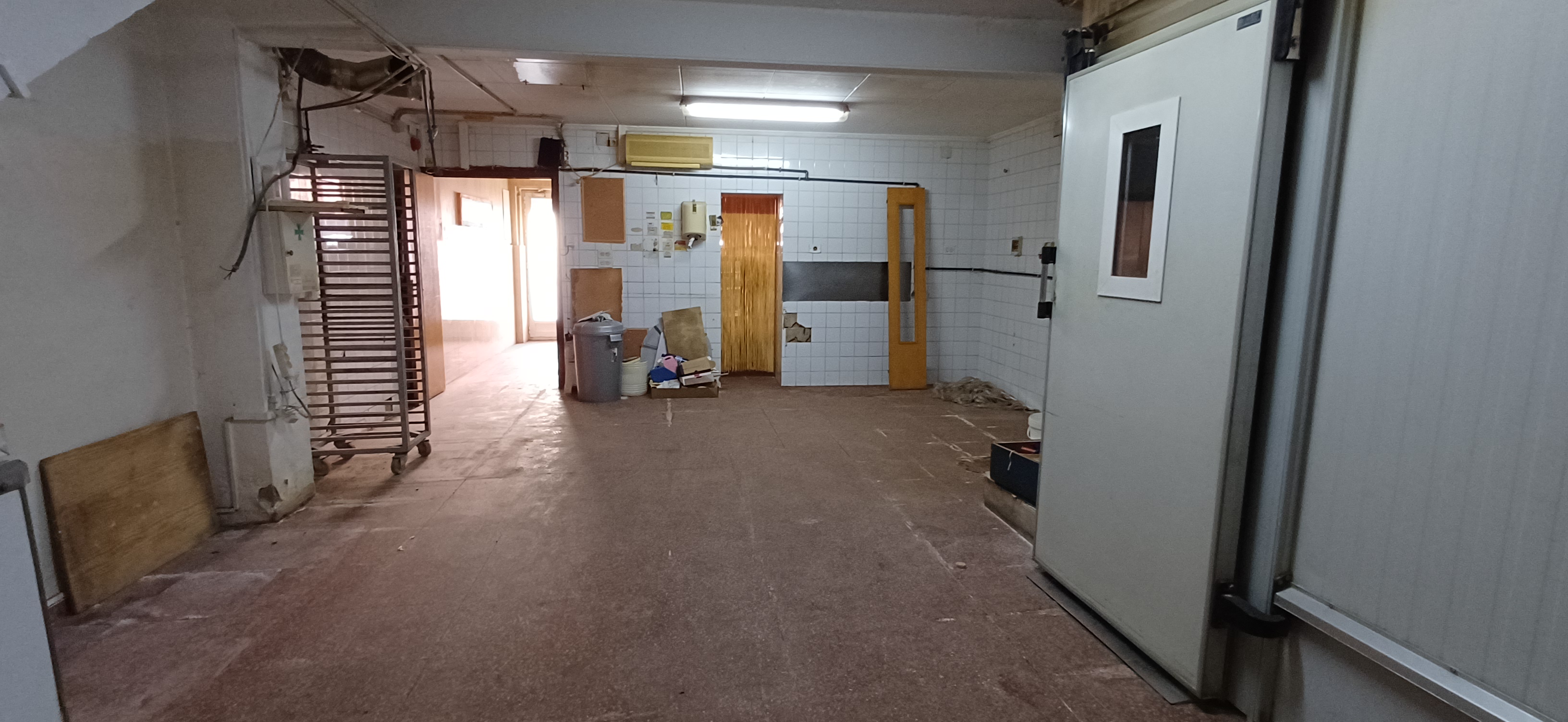 CASA EN 2 PLANTAS INDEPENDIENTE PARA HACER ARREGLOS Y EN YECLA