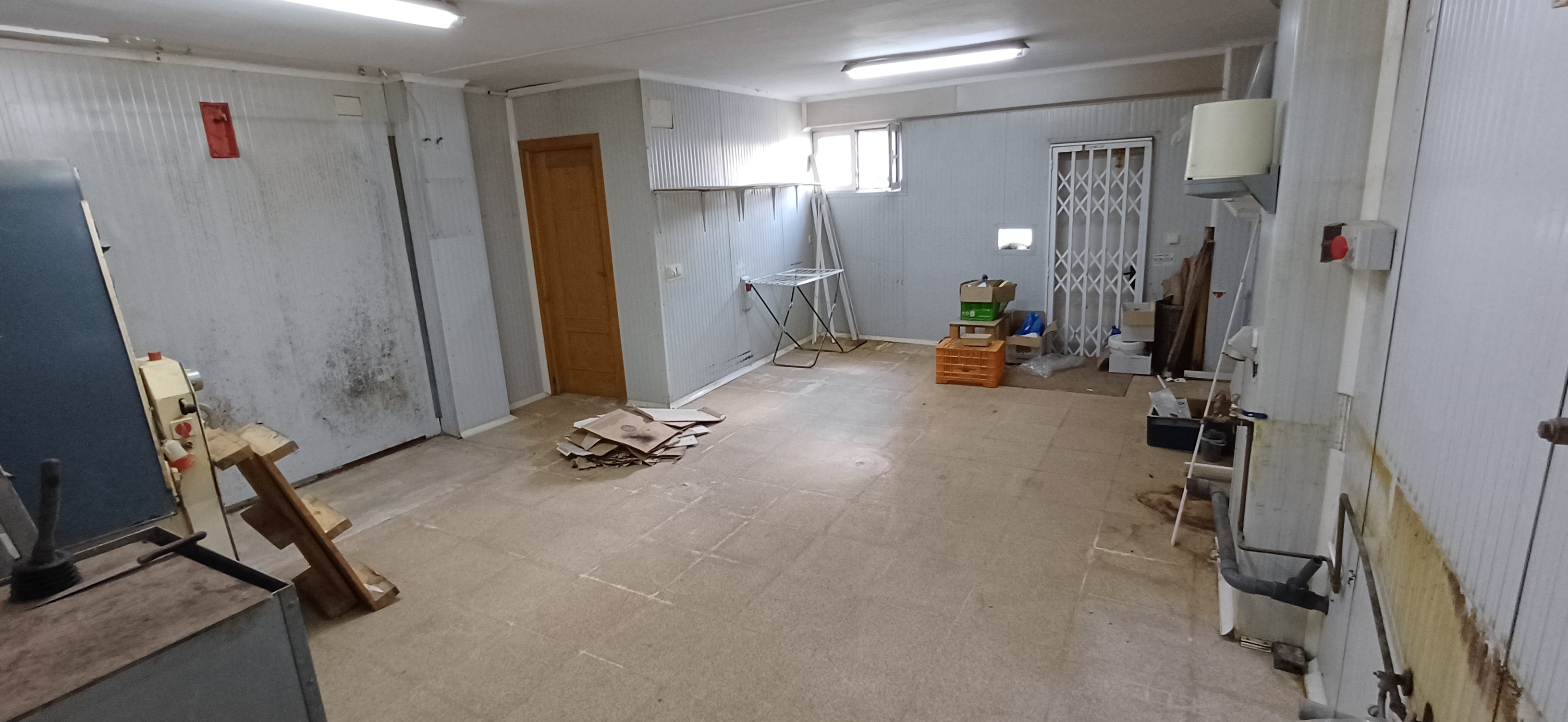 CASA EN 2 PLANTAS INDEPENDIENTE PARA HACER ARREGLOS Y EN YECLA