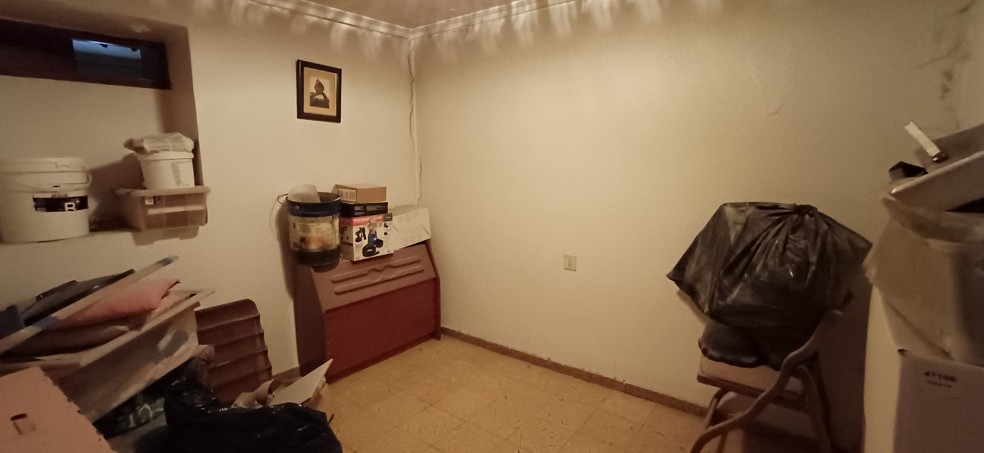 CASA EN 2 PLANTAS INDEPENDIENTE PARA HACER ARREGLOS Y EN YECLA