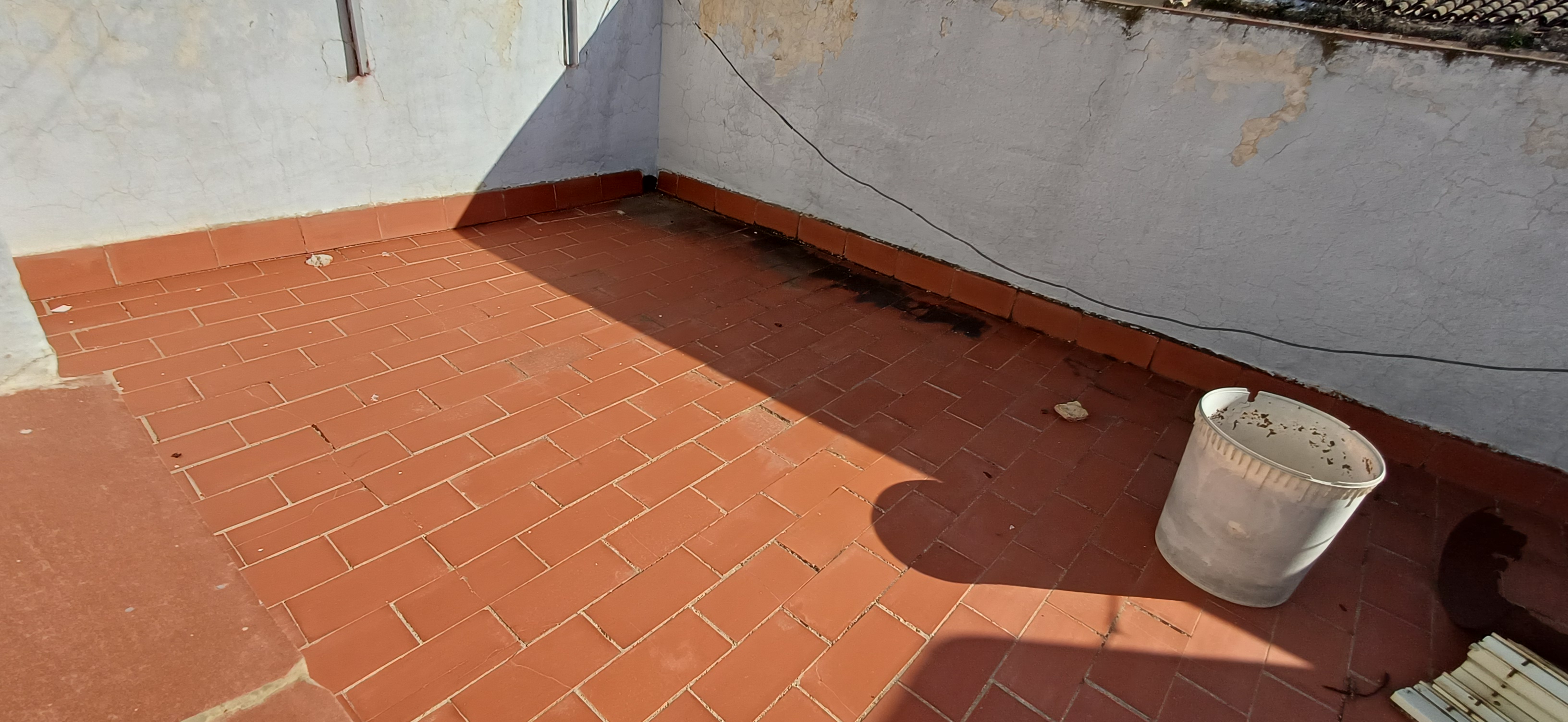 CASA EN 2 PLANTAS INDEPENDIENTE PARA HACER ARREGLOS Y EN YECLA