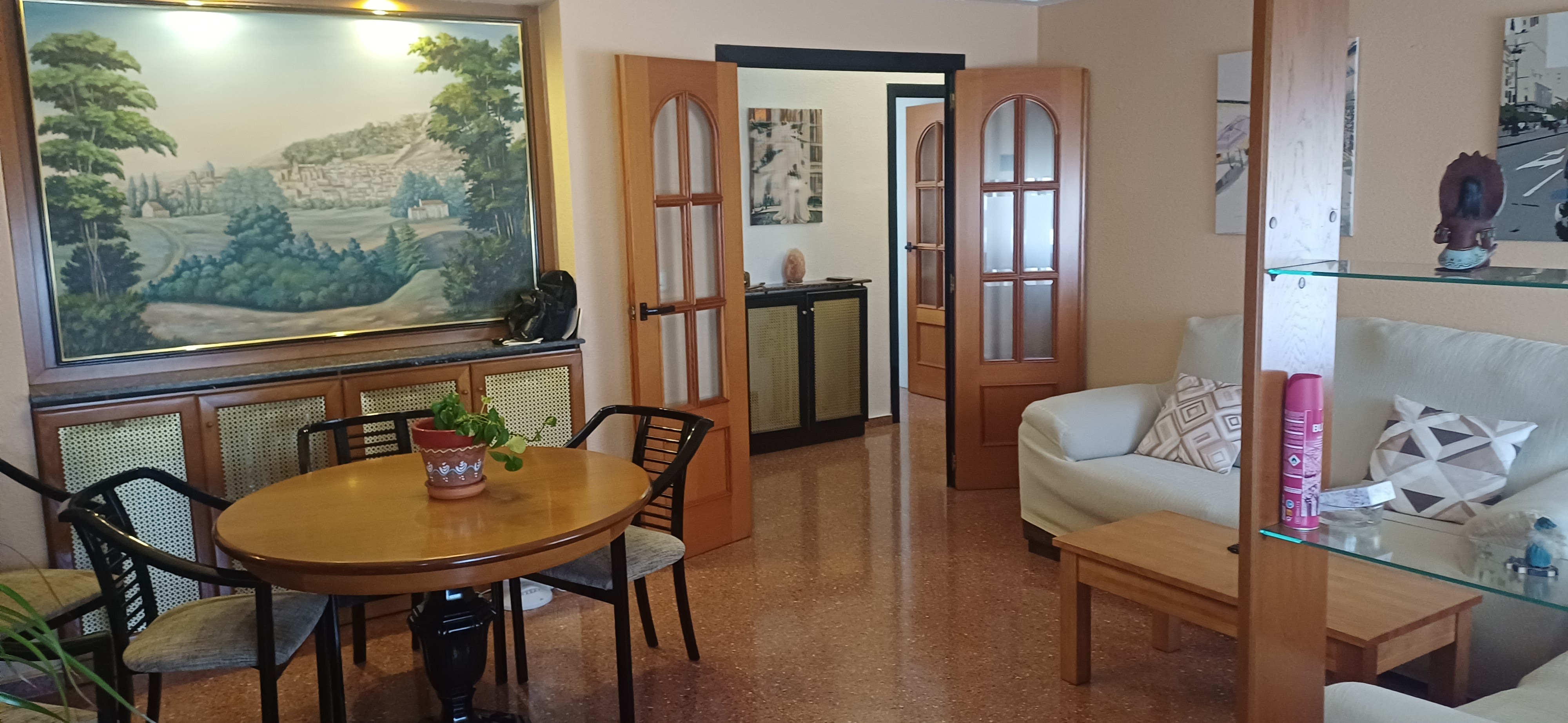 PISO CON REFORMAS CENTRICO Y EN YECLA