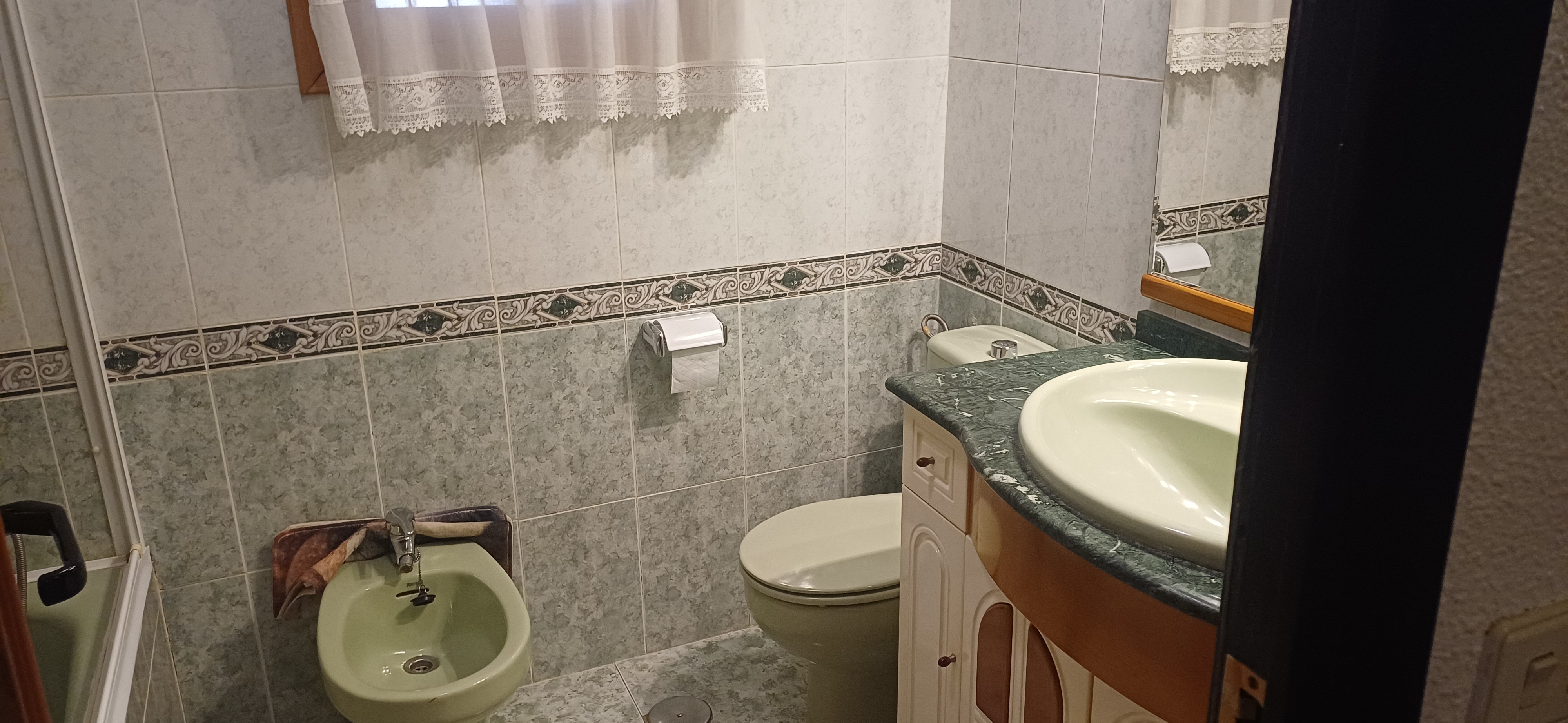 PISO CON REFORMAS CENTRICO Y EN YECLA