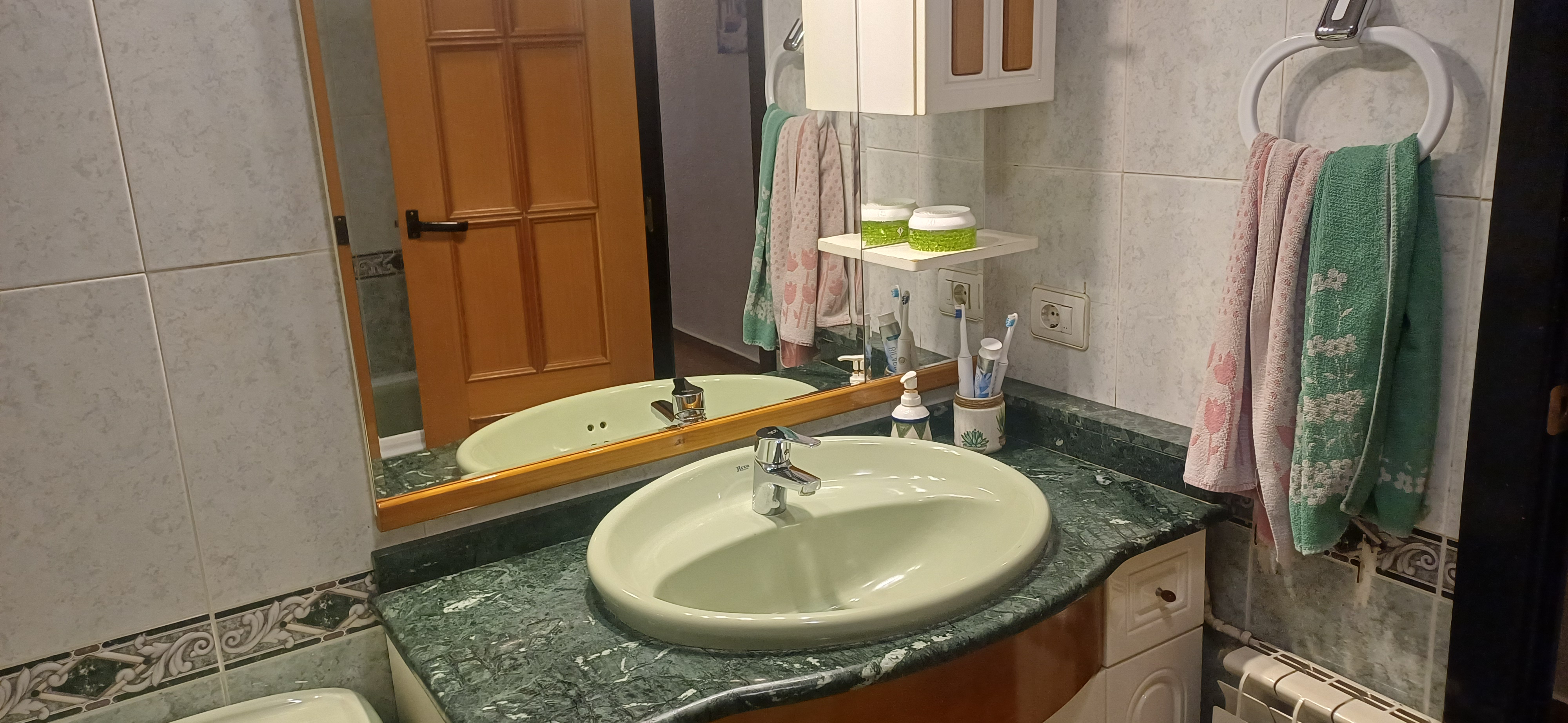 PISO CON REFORMAS CENTRICO Y EN YECLA