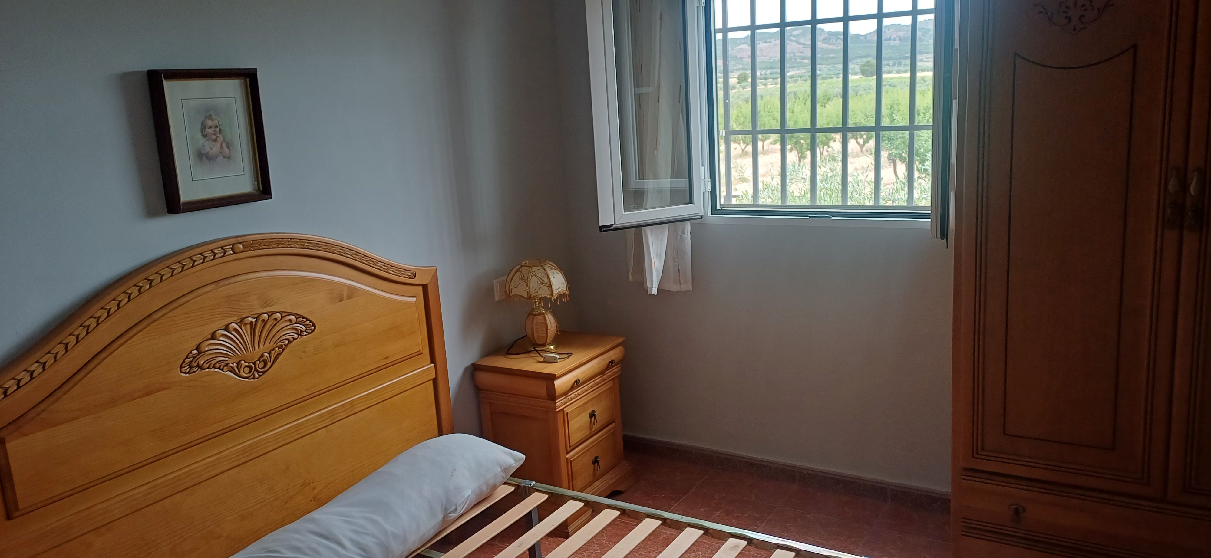 CHALET AMUEBLADO CERCA PARA VIVIR Y DE YECLA 