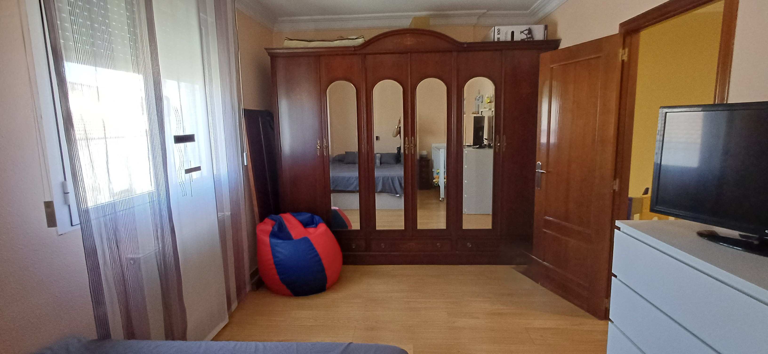 CASA DUPLEX EN UNA PLAZA CON 2 GARAJES Y EN YECLA