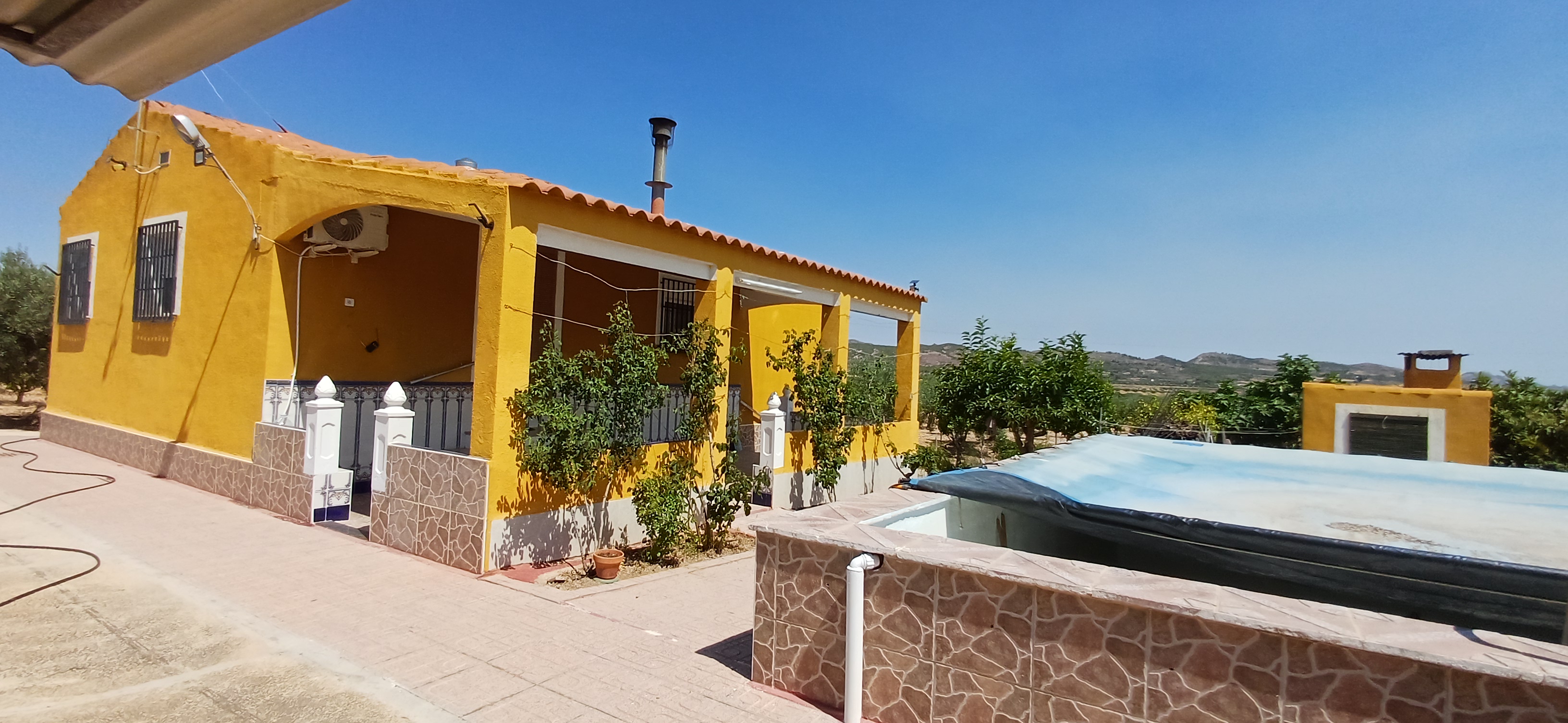 CHALET AMUEBLADO CERCA PARA VIVIR Y DE YECLA 