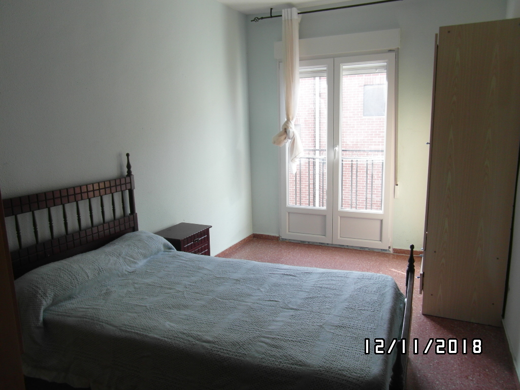 PISO JUNTO AL MERCADONA EN YECLA