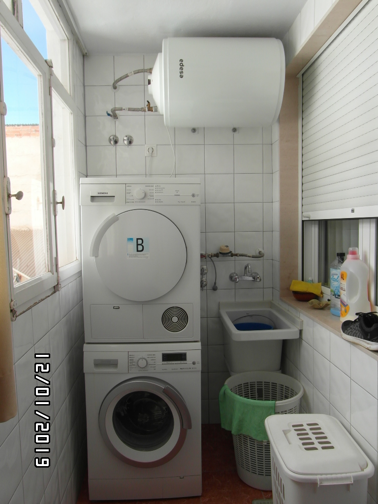 PISO GRANDE CON ASCENSOR EN EL PARQUE DE LAS PALOMAS EN EL CENTRO DE YECLA.