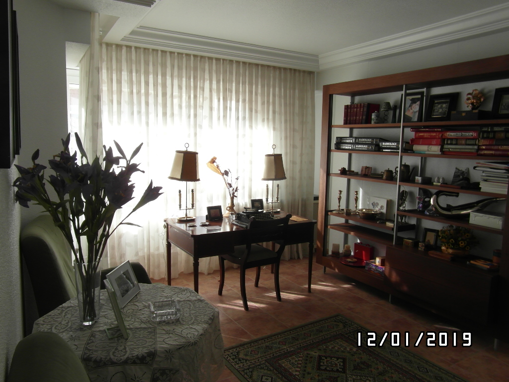 PISO GRANDE CON ASCENSOR EN EL PARQUE DE LAS PALOMAS EN EL CENTRO DE YECLA.