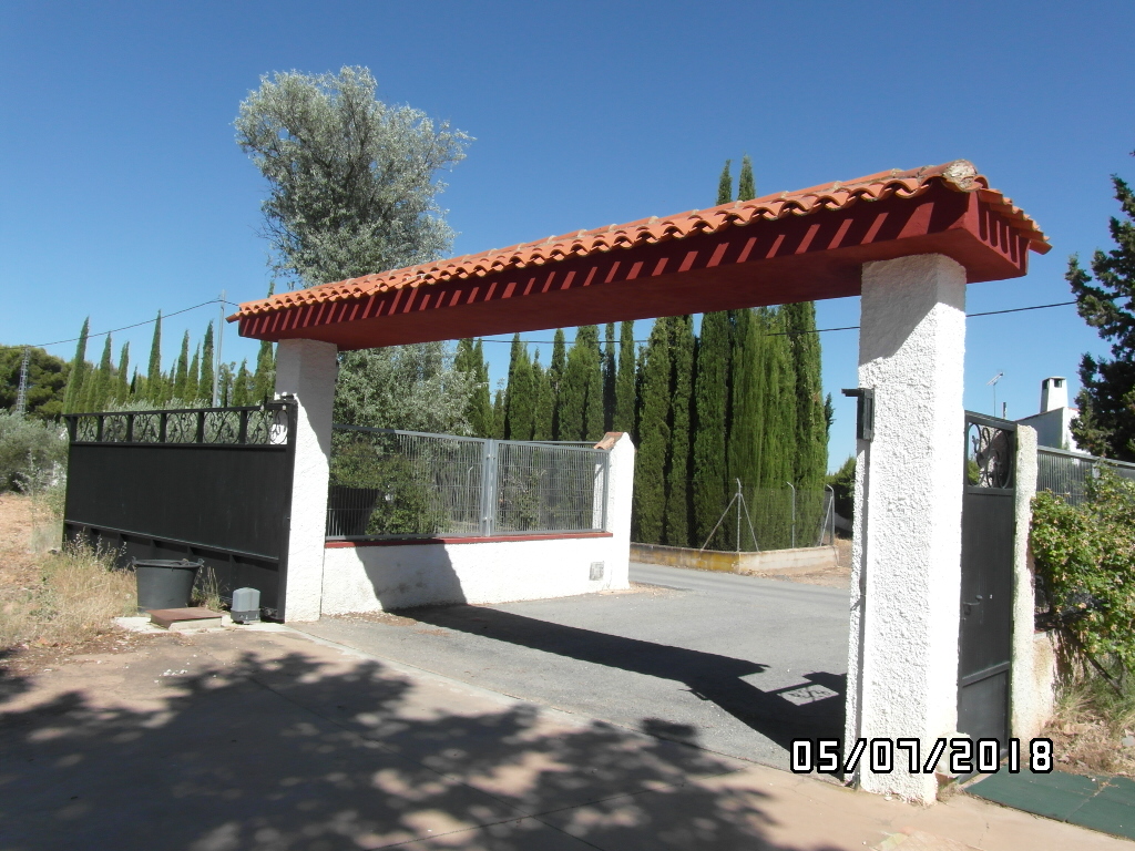 CHALET A 1 KM DE YECLA