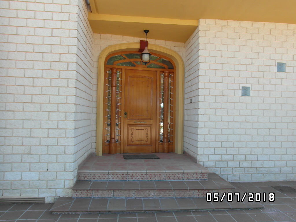 CHALET A 1 KM DE YECLA