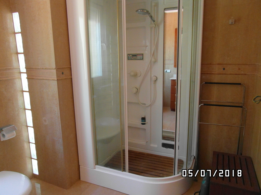 CHALET A 1 KM DE YECLA