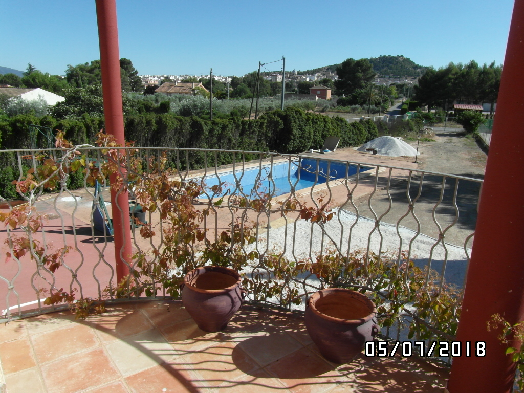 CHALET A 1 KM DE YECLA