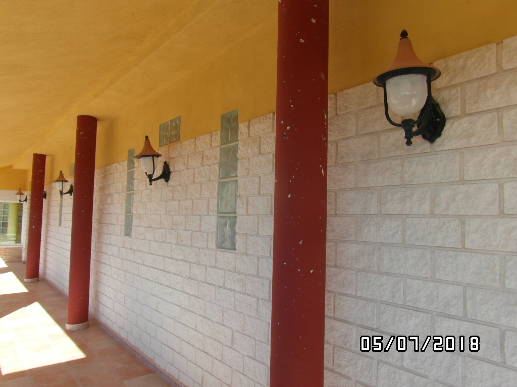 CHALET A 1 KM DE YECLA