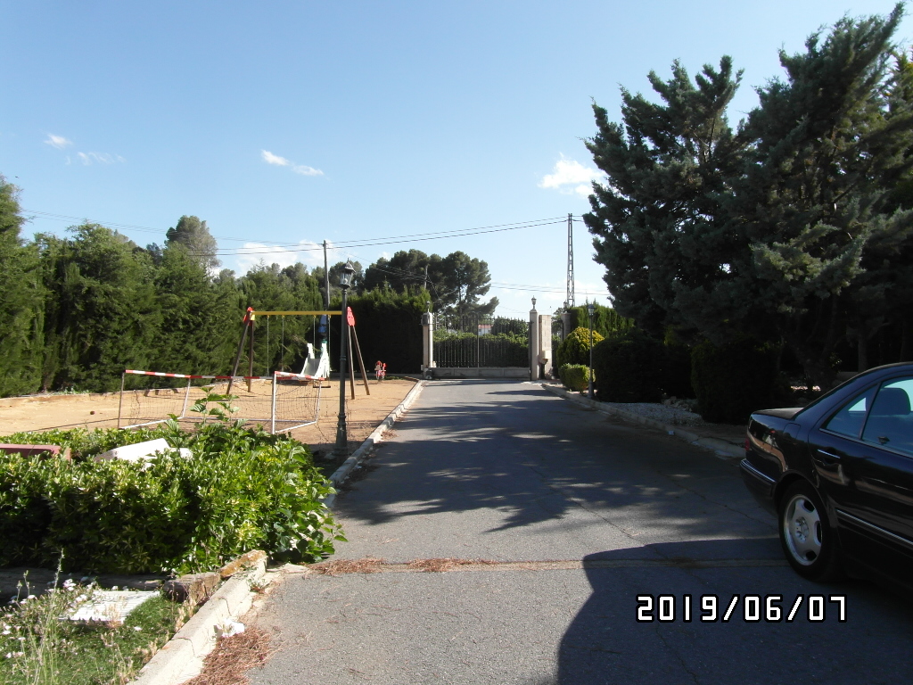 CHALET A SOLO 1 KM DE YECLA