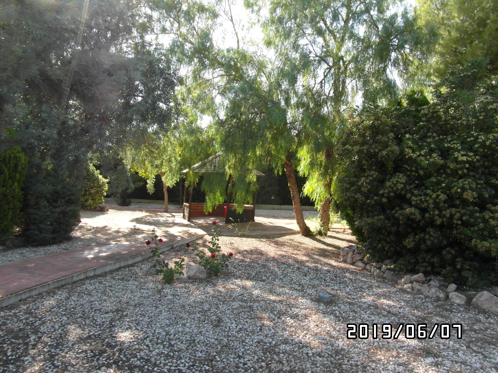 CHALET A SOLO 1 KM DE YECLA