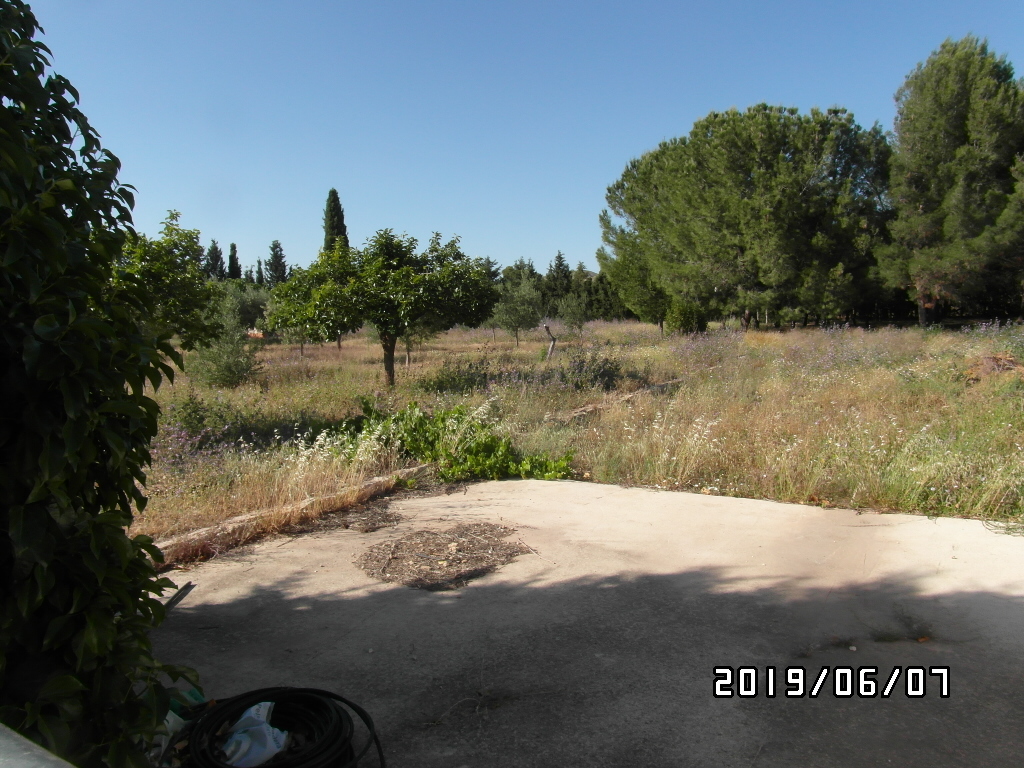 CHALET A SOLO 1 KM DE YECLA