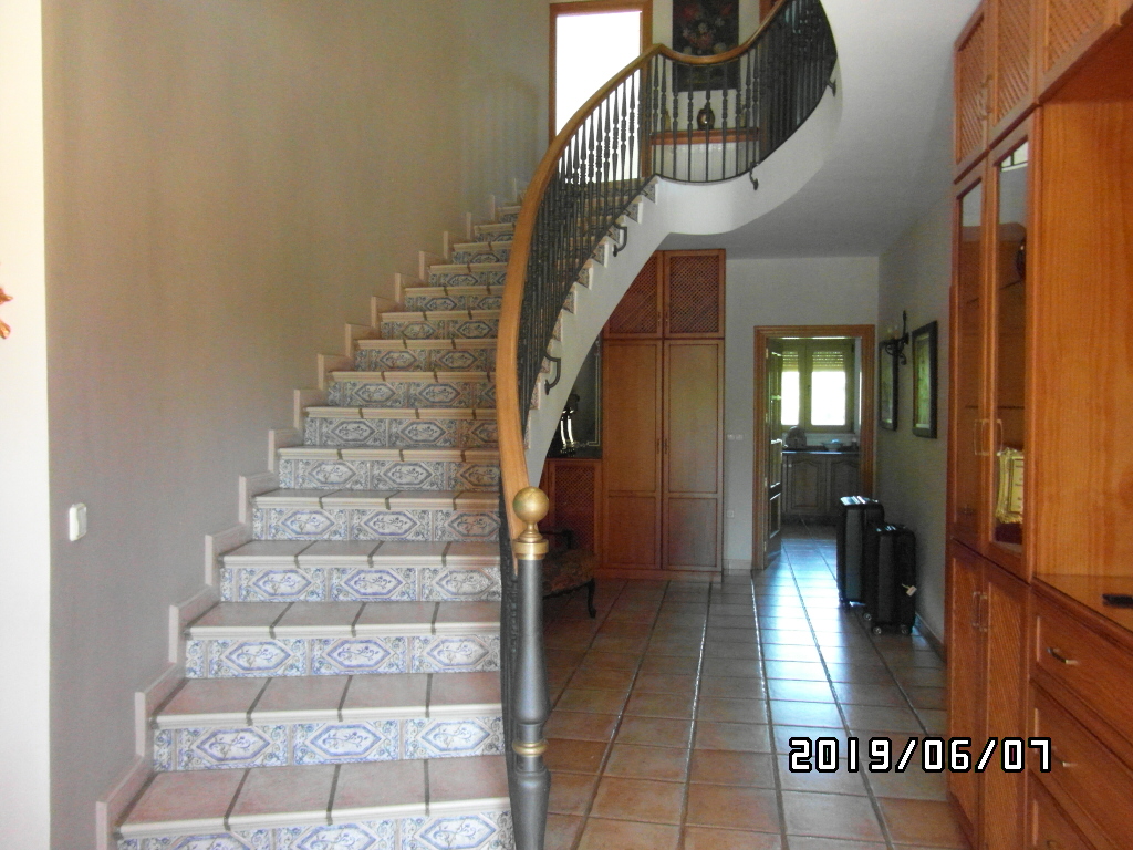 CHALET A SOLO 1 KM DE YECLA