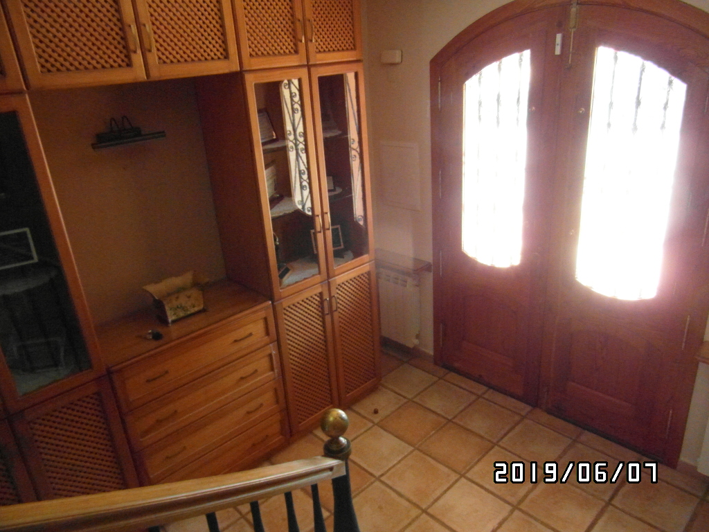 CHALET A SOLO 1 KM DE YECLA