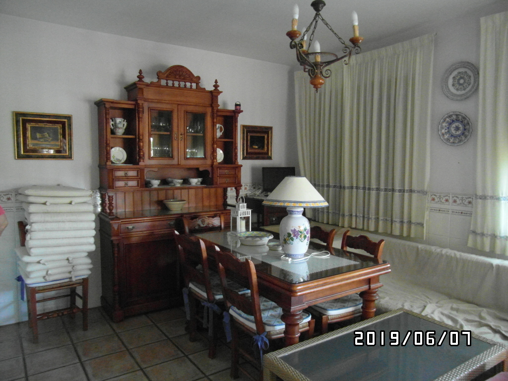 CHALET A SOLO 1 KM DE YECLA