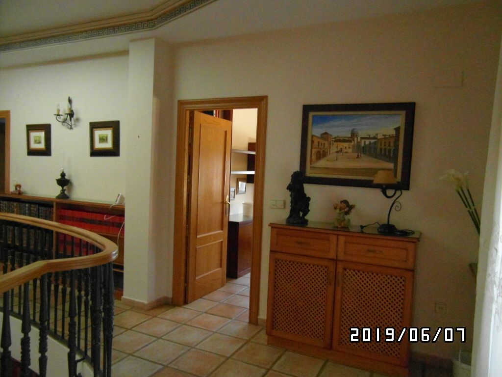 CHALET A SOLO 1 KM DE YECLA