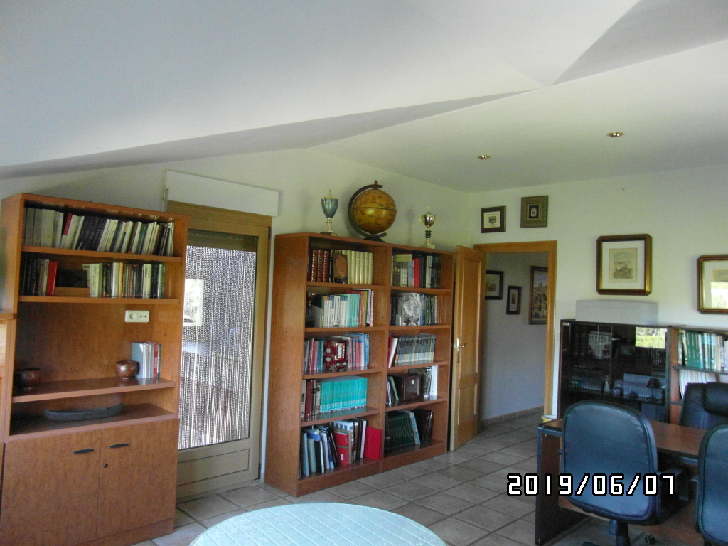 CHALET A SOLO 1 KM DE YECLA