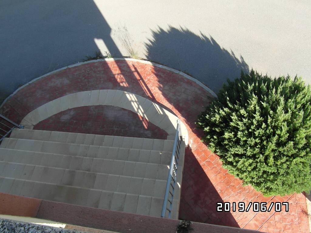 CHALET A SOLO 1 KM DE YECLA